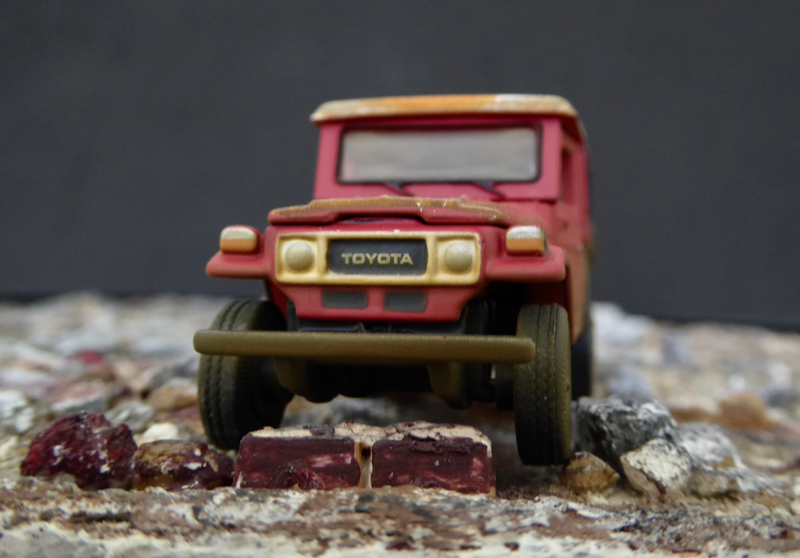 Illustration for article titled Hot Sixty 4th: Toyota Thursday with a beat up Land Cruiser